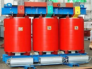  ��ѹ������